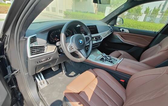BMW X7 rental in Dubai - CarHire24